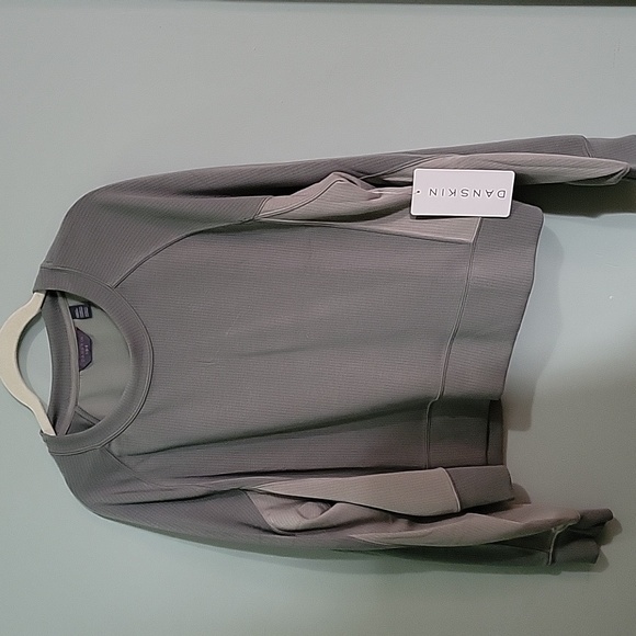 NWT Danskin Ladies Large Crop Pullover *C8 - Picture 1 of 4